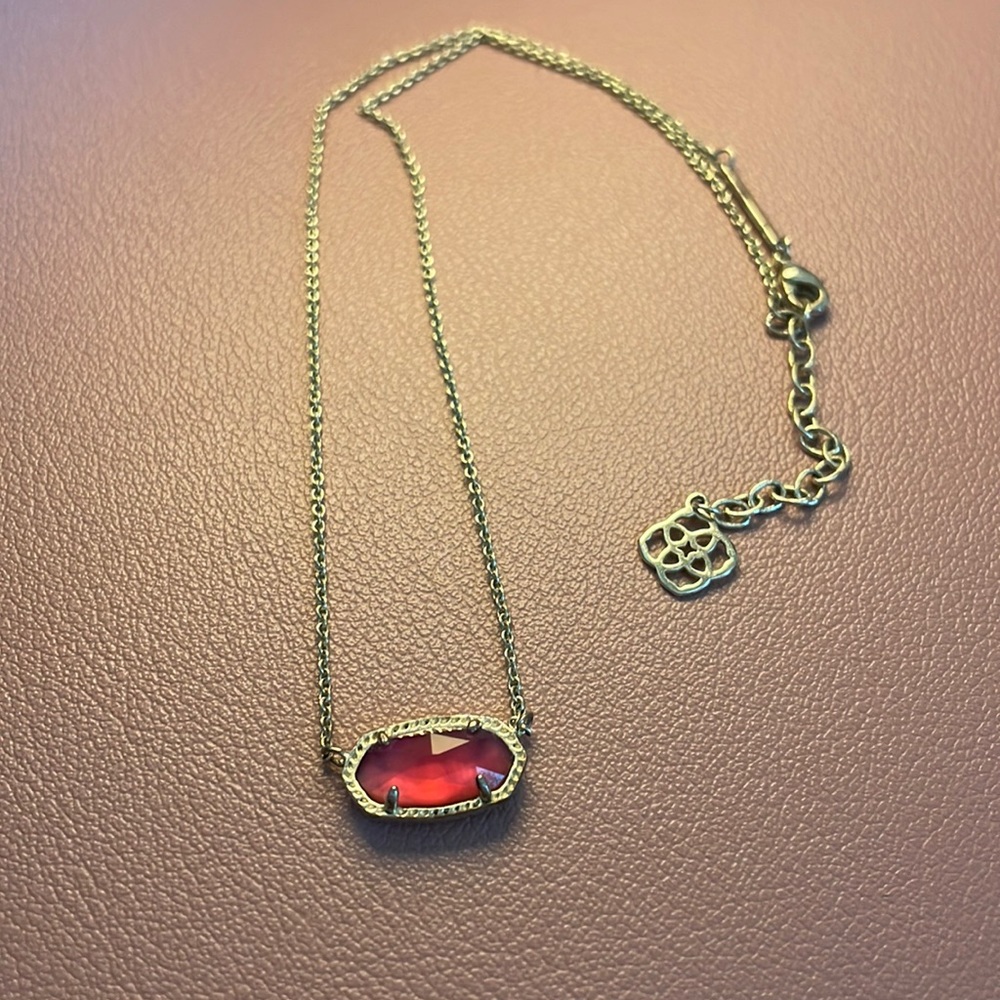 Kendra Scott Elisa Pendant Necklace in Berry